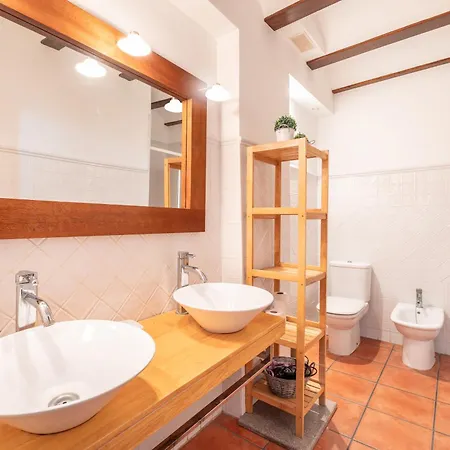 Country house Cueva Del Gollisno *