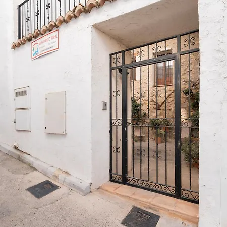 Country house Cueva Del Gollisno